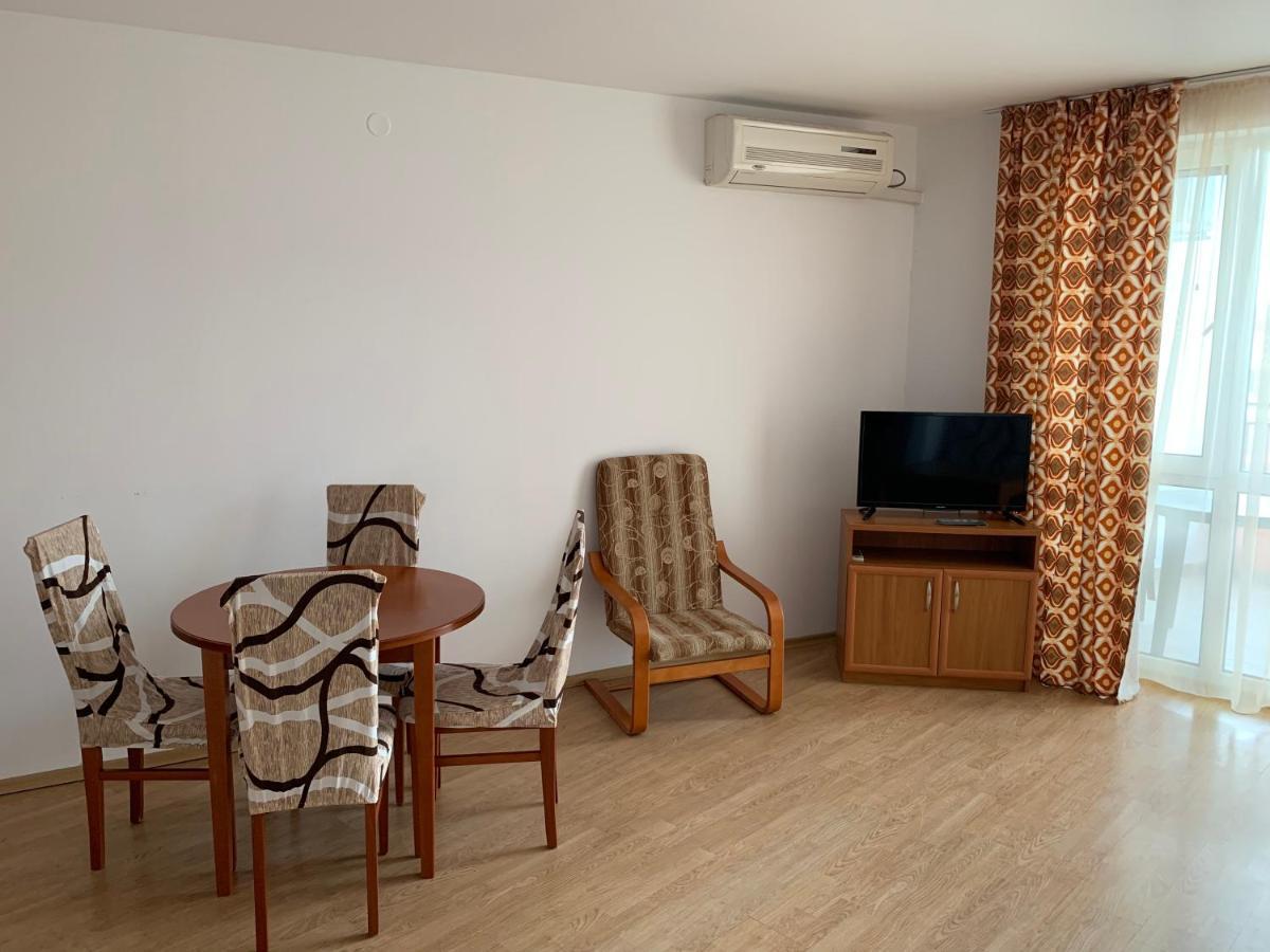 Riviera Fort Beach Apartments By Kalina Resort, Равда Екстериор снимка