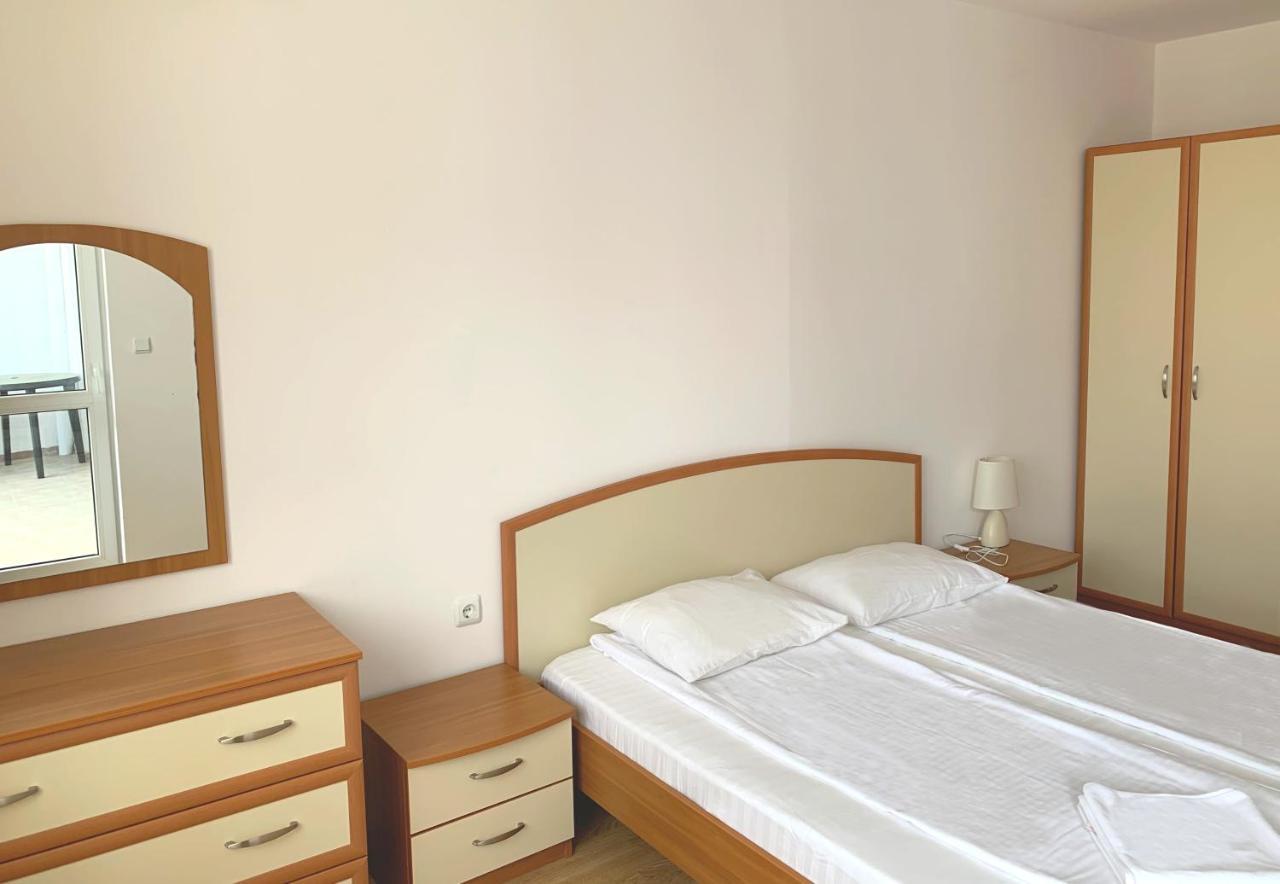 Riviera Fort Beach Apartments By Kalina Resort, Равда Екстериор снимка